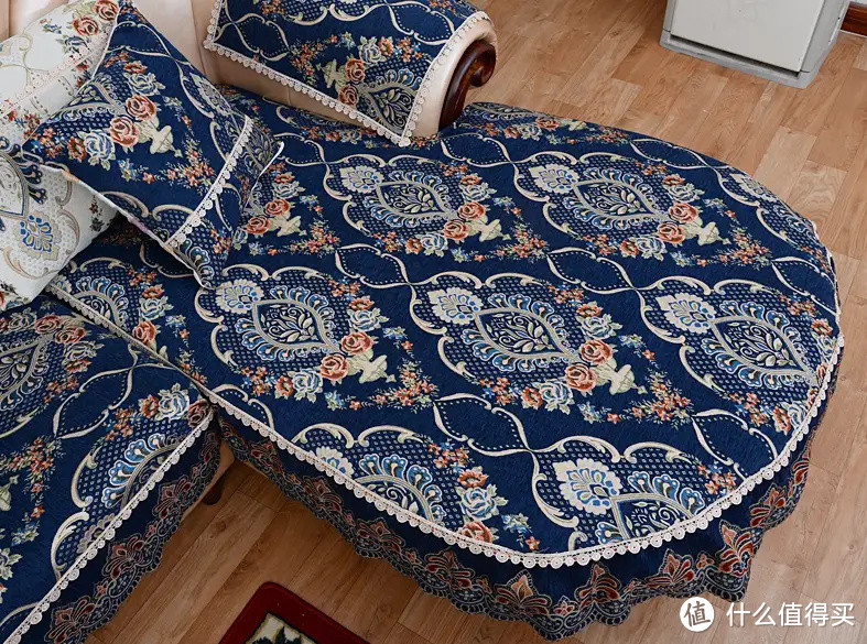 给家里的沙发换个风格，披上一层坐垫沙发巾就OK