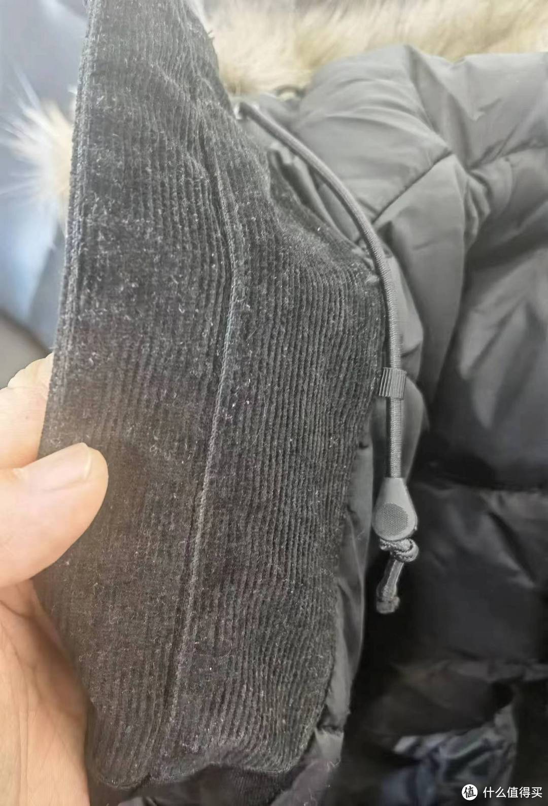 到手才发现，这是新款的carhartt yukon 104476