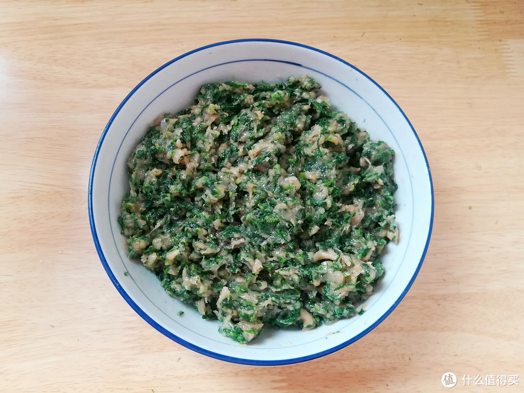 春天，用“野菜第一鲜”包饺子，鲜美又营养，等上一年也值得