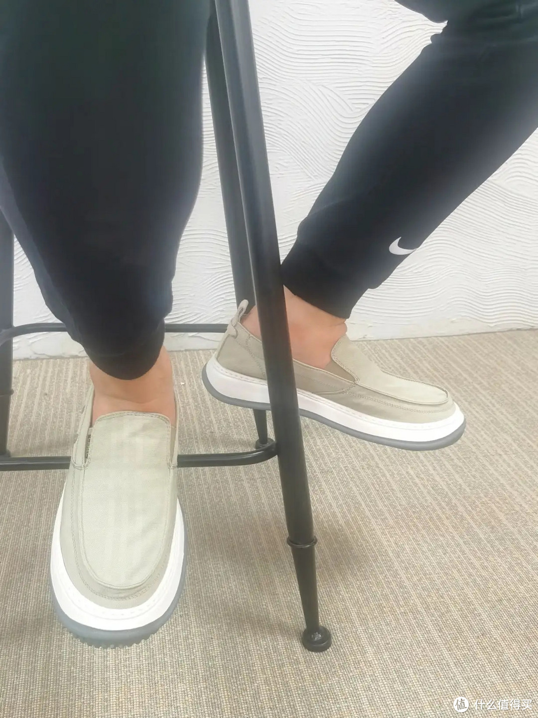 骆驼一脚蹬布鞋,鞋柜里少不了的休闲鞋品