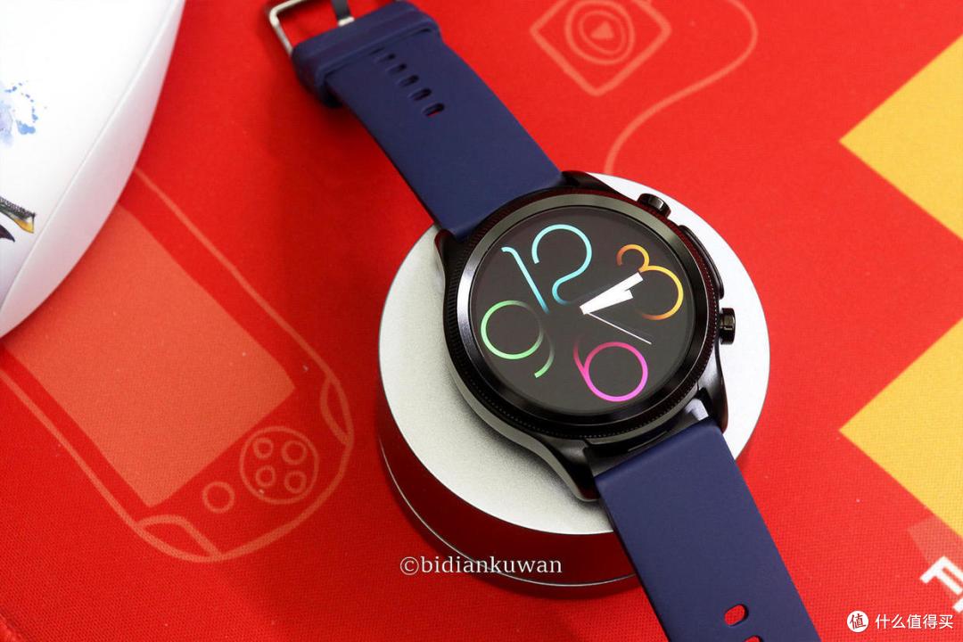 能测血压血糖血氧心电图的智能手表,华为苹果也望尘莫及