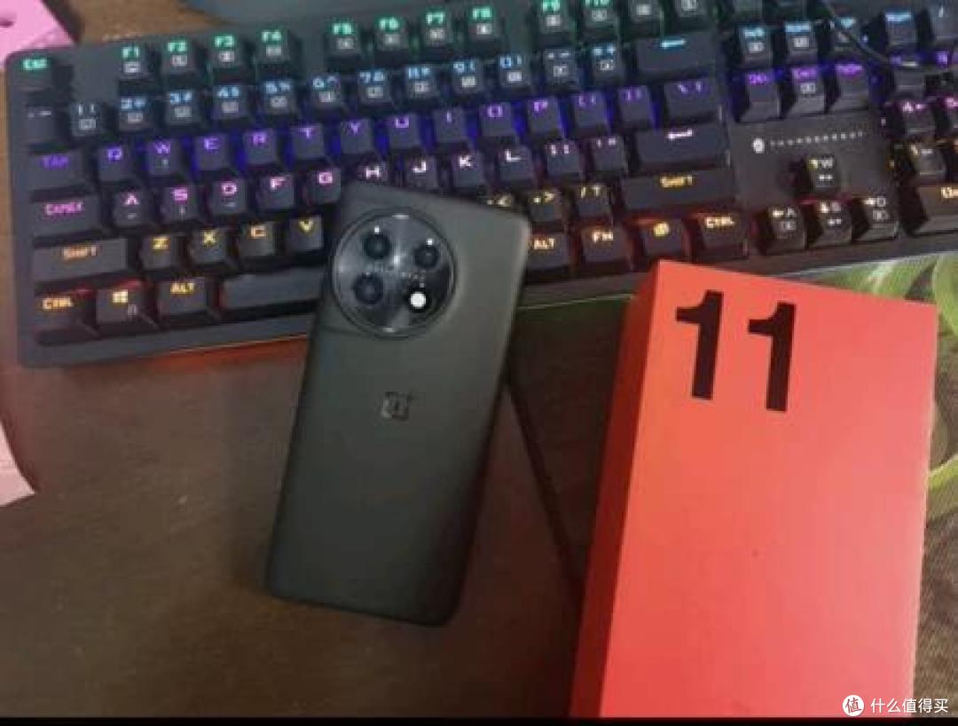 一加11,情人节礼物好选择,送给你的伴侣