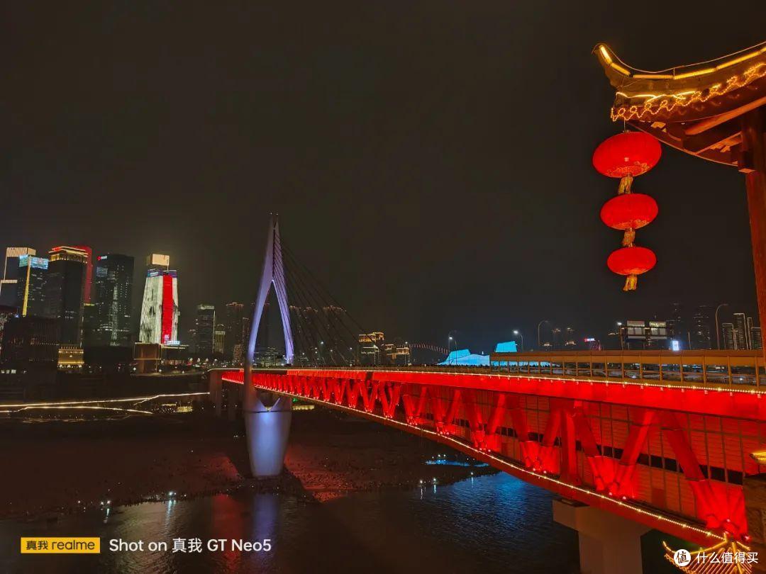 两千元级别电竞手机也能拍照,真我GT Neo5手机影像测评