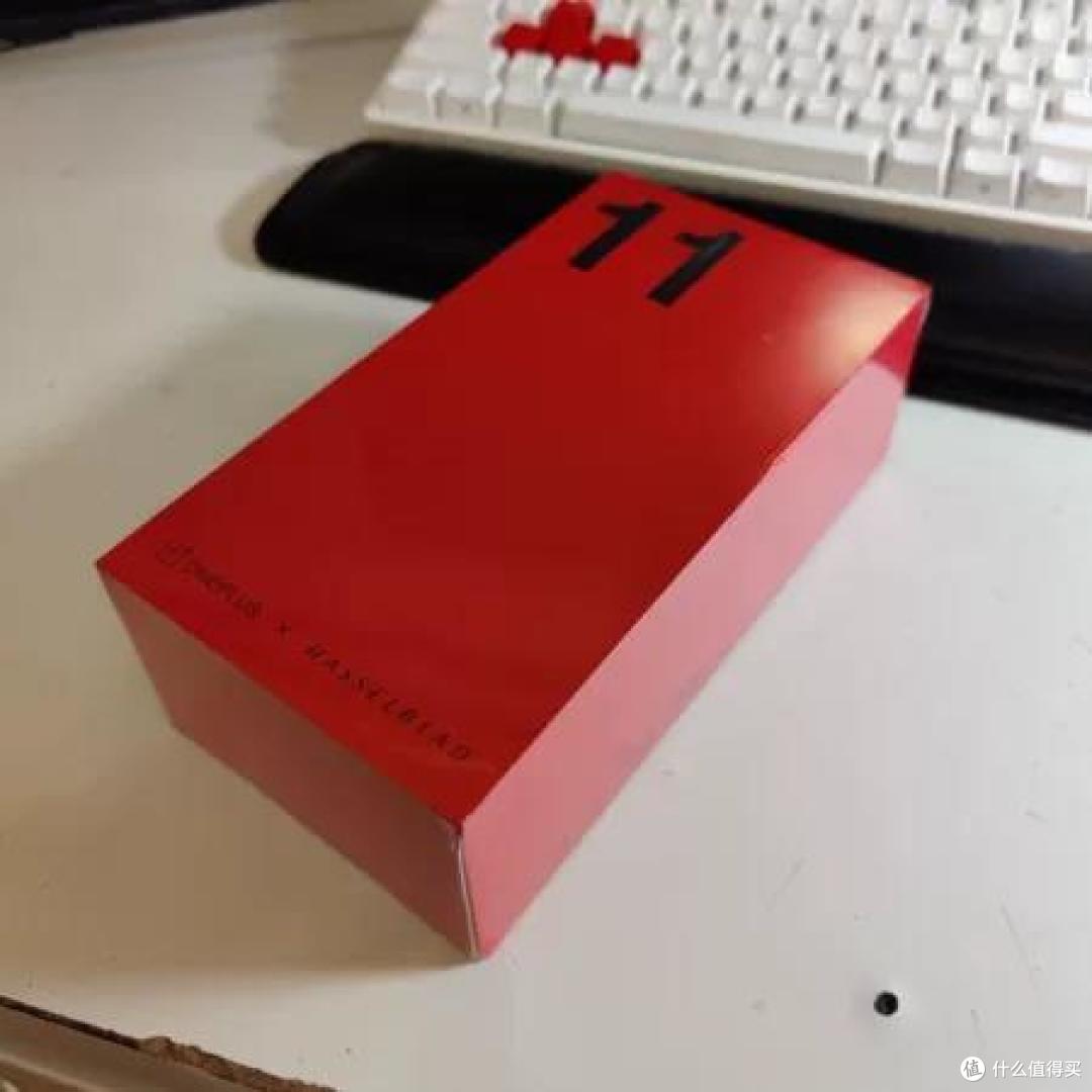 一加数字系列旗舰，6.7英寸2K屏幕，一加11很值
