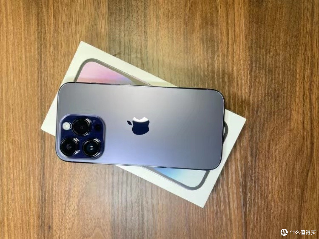 苹果太猛了：iPhone 14 Pro跌价1310元，还买华为Mate50吗？