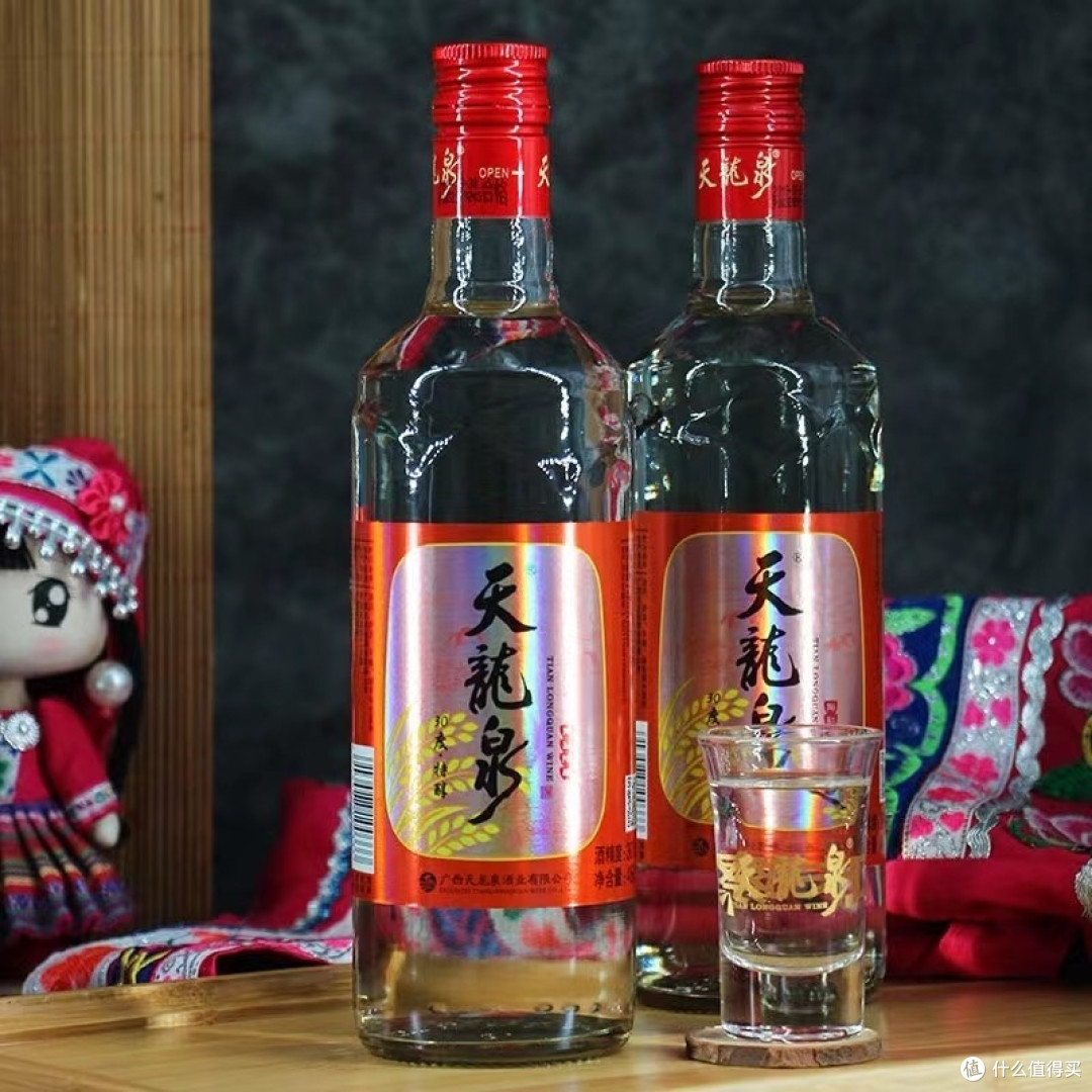判断白酒品质有妙招，往里面加一滴油，是好是坏立马现形，涨知识