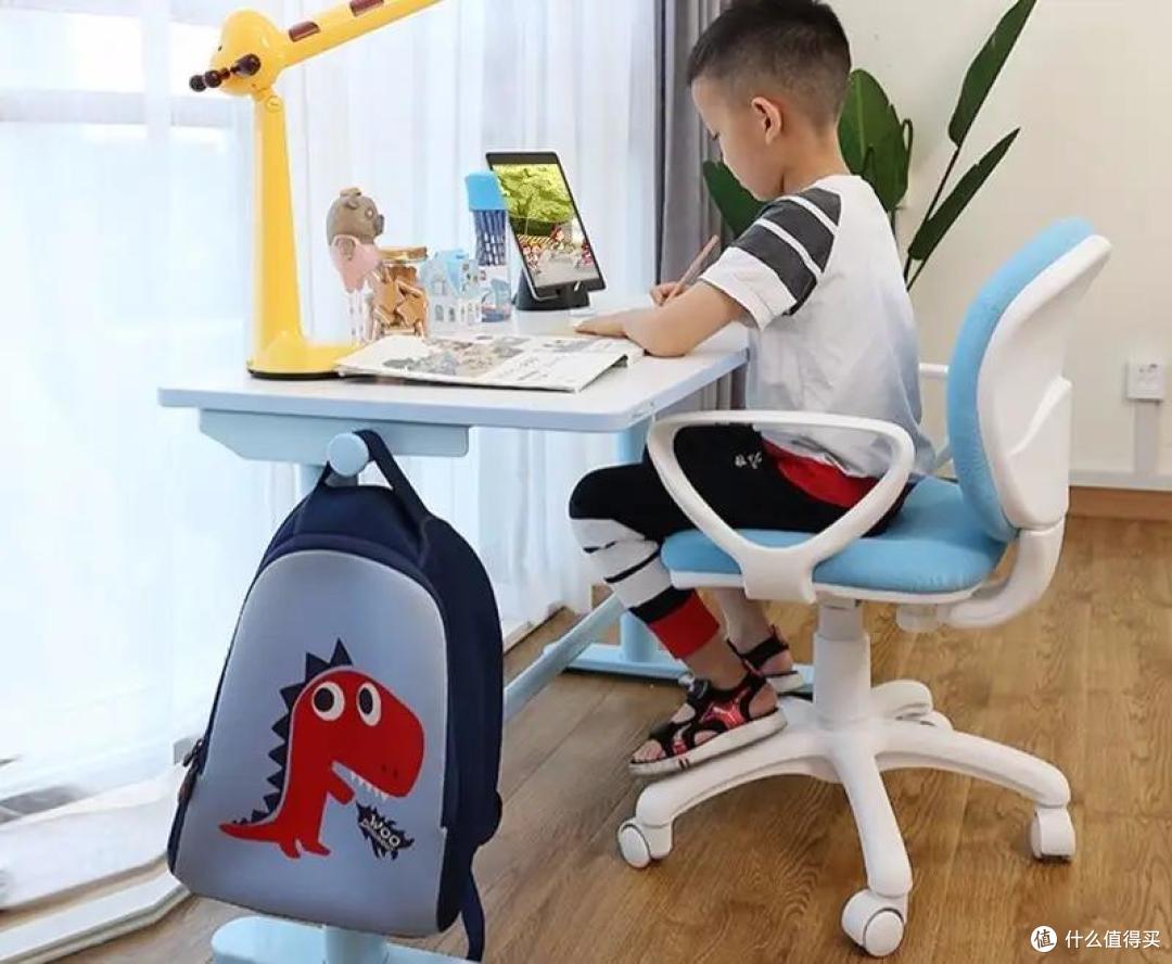 选择好的儿童学习桌，让孩子保持沉浸式学习状态