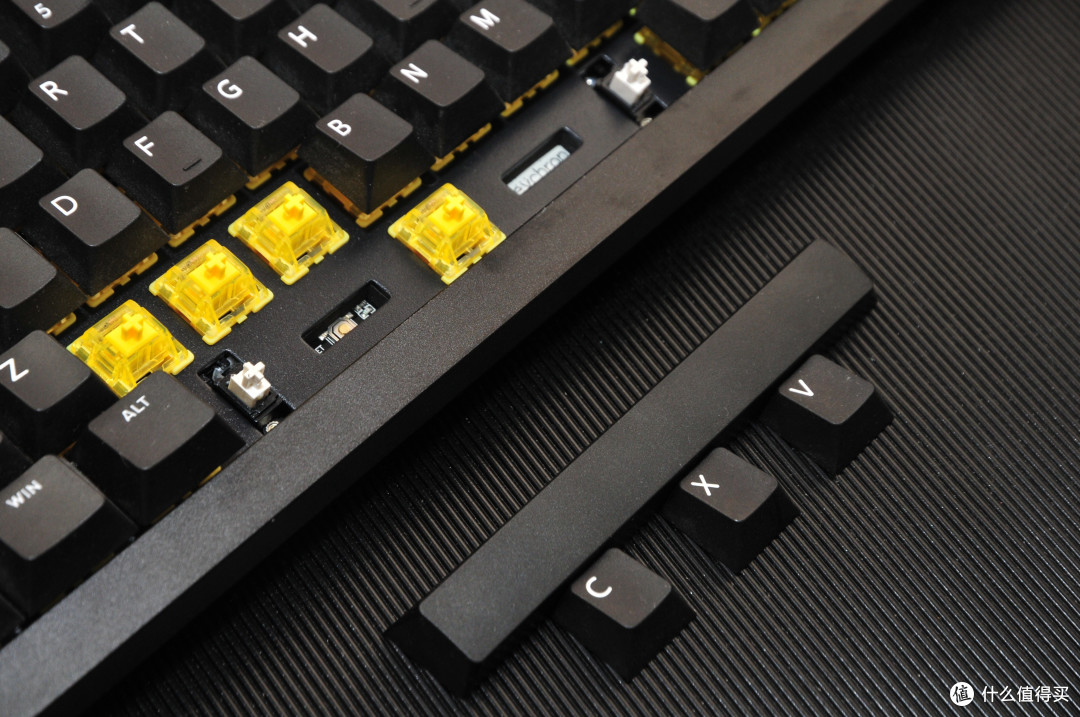 年轻人的第一款客制化键盘：Keychron Q1 入手体验分享