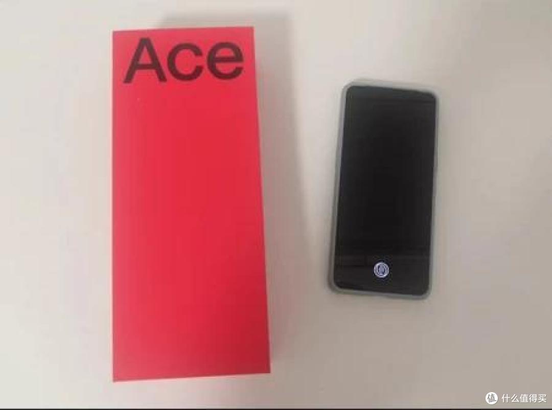 直屏弧边设计,顶级玻璃工艺,一加Ace Pro