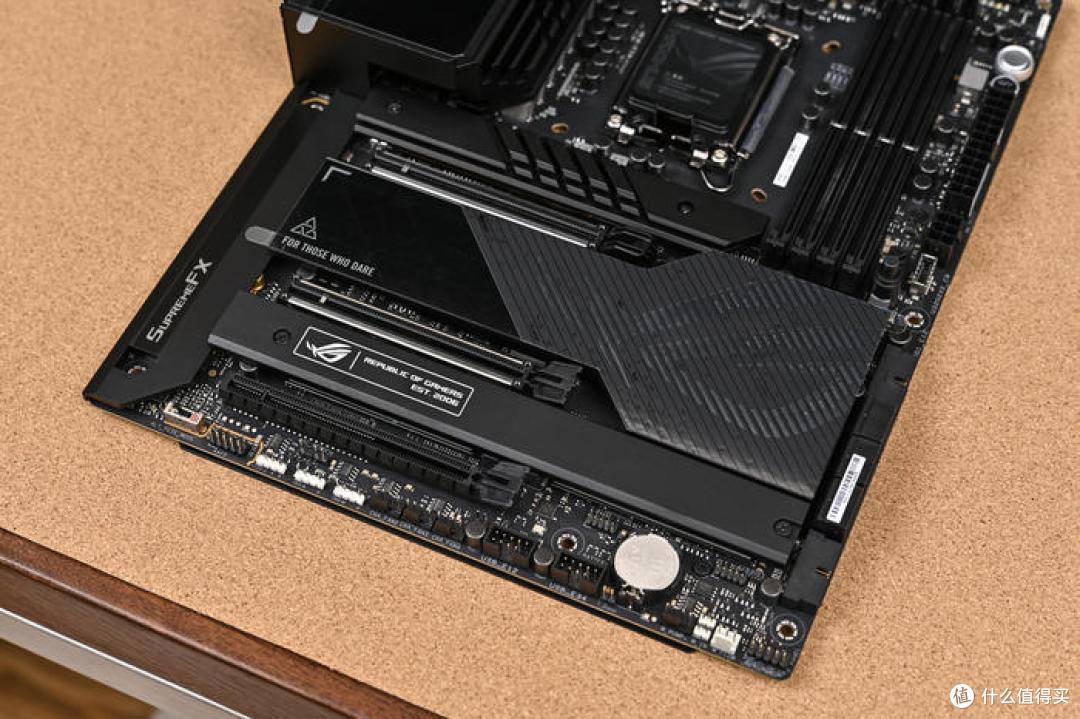 自然美感&极简设计——ROG Z790 HERO+分形工艺 North 装机展示