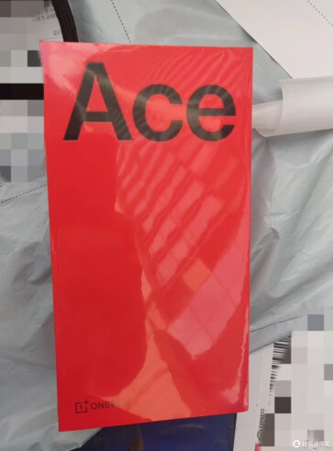 屏幕指纹，6.74英寸柔性曲面屏，一加Ace 2