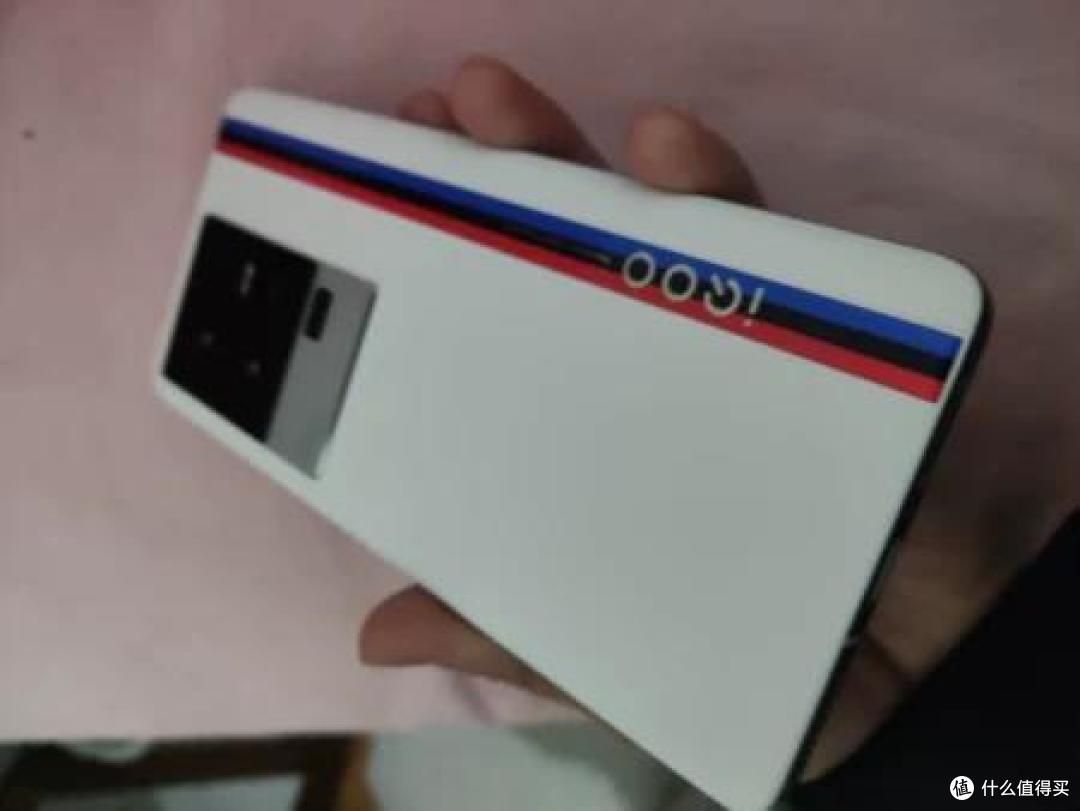 骁龙 8 Gen2芯片,144Hz高刷屏,iQOO 11