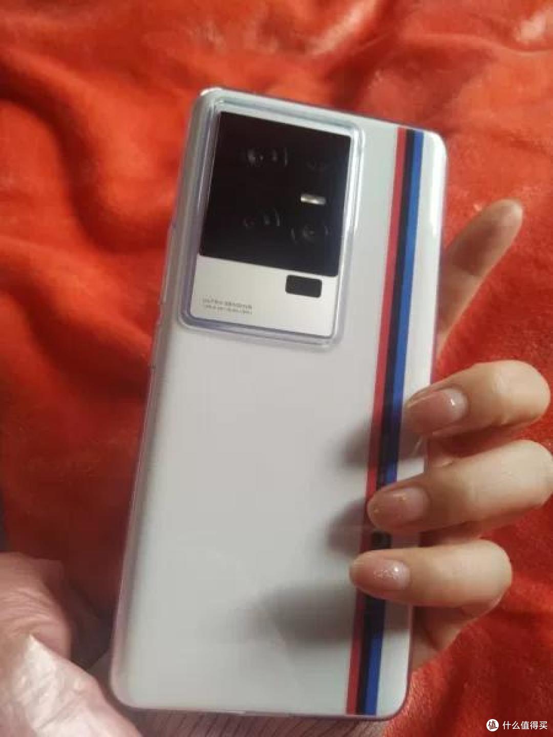 骁龙 8 Gen2芯片,144Hz高刷屏,iQOO 11