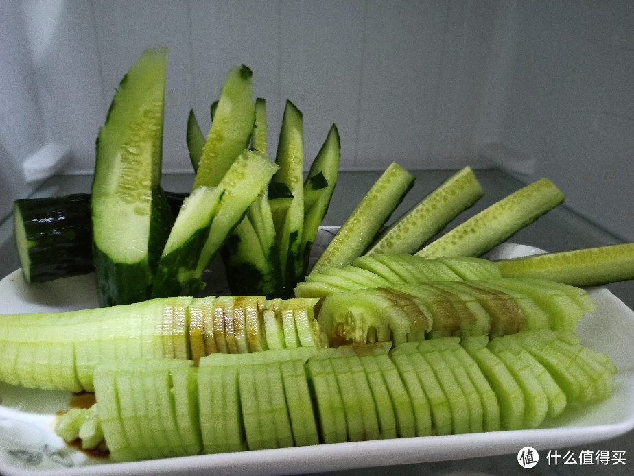 今天做一道夏天的美味：蓑衣黄瓜，冰山青龙