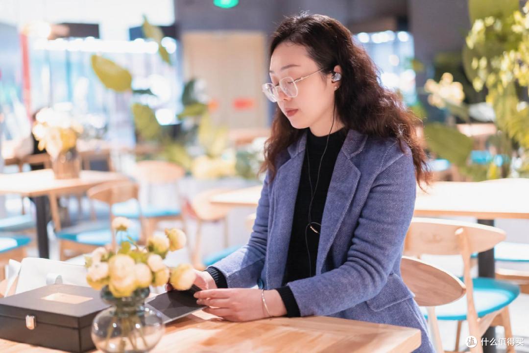 儿子拿我一万多的HIFI耳机玩吃鸡，我该把他打成万紫千红吗 