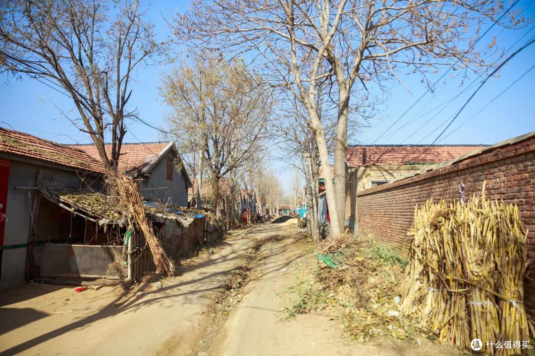 我们夫妻俩人退休工资14000,决定回老家养老,一年不到落荒而逃