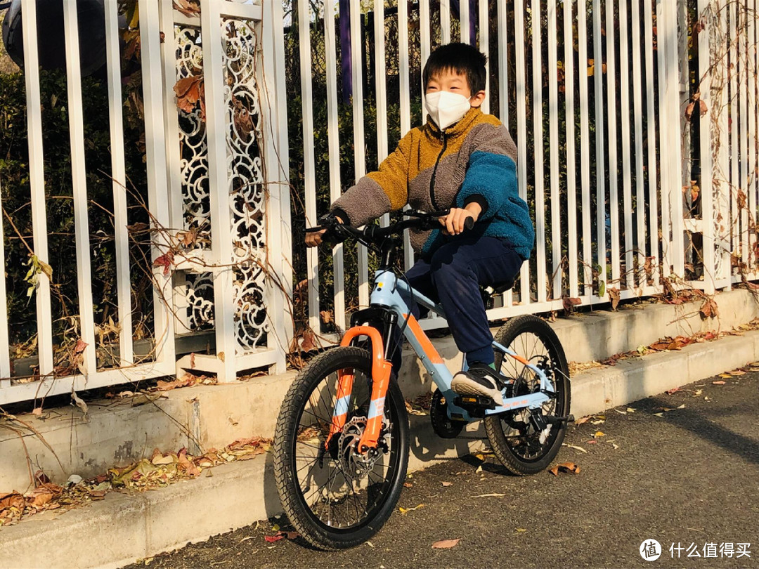 孤勇者们的专业范：柒小佰儿童变速山地自行车使用体验