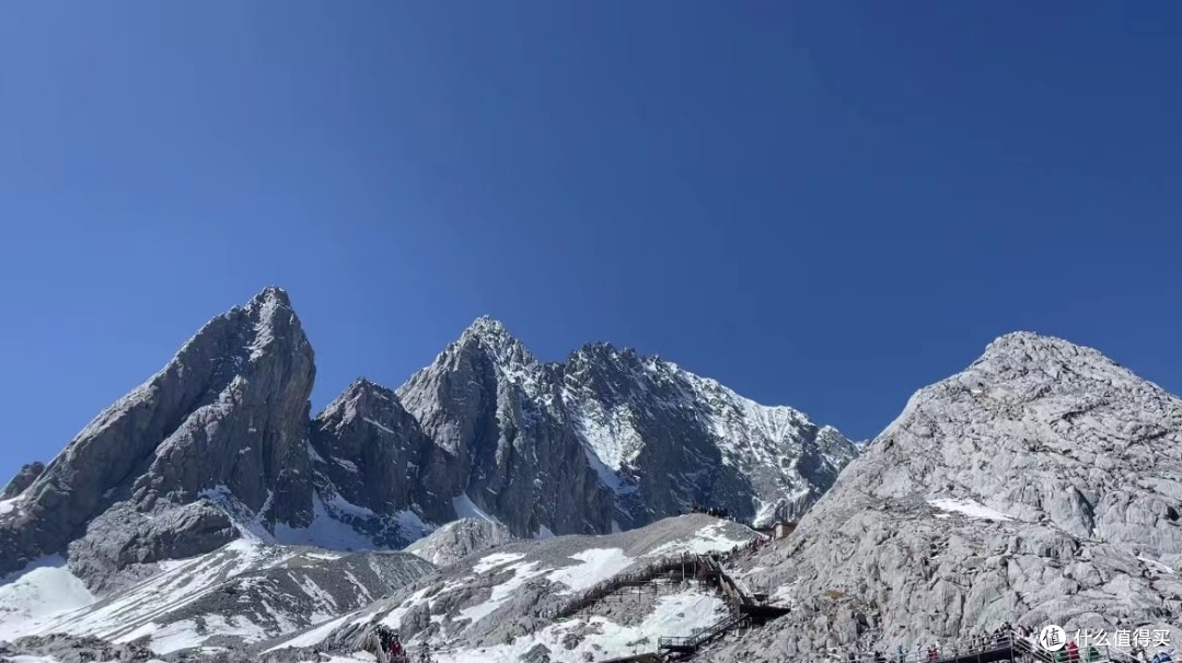 缺爱可以，缺氧不行的玉龙雪山，照片真的来之不易😭