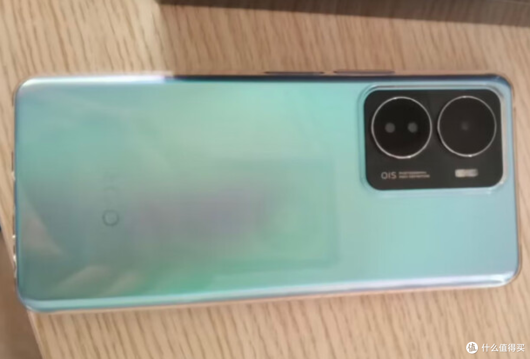 第二代星光AG工艺,iQOO Z6颜值在线