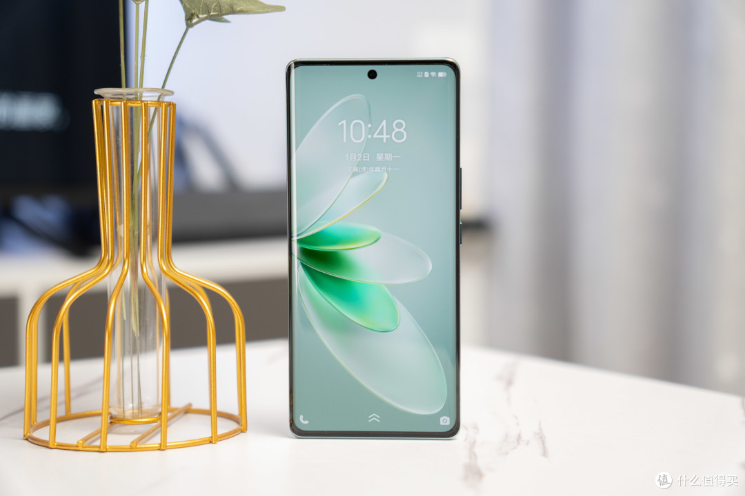 温润如玉,轻如薄翼——vivoS16pro