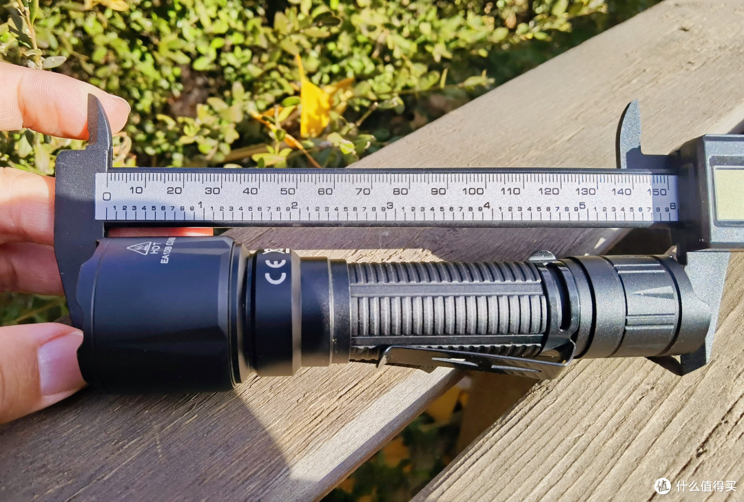 王叫兽测评 远射600米的CYANSKY K3战术破窗强光手电