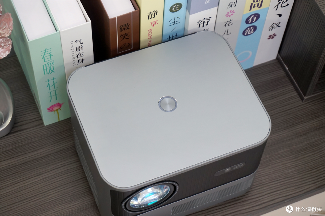 新房装修没买电视,试了试光元素A1投影仪:还好没让我踩坑