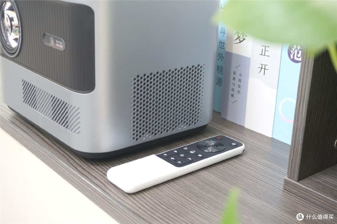 新房装修没买电视,试了试光元素A1投影仪:还好没让我踩坑