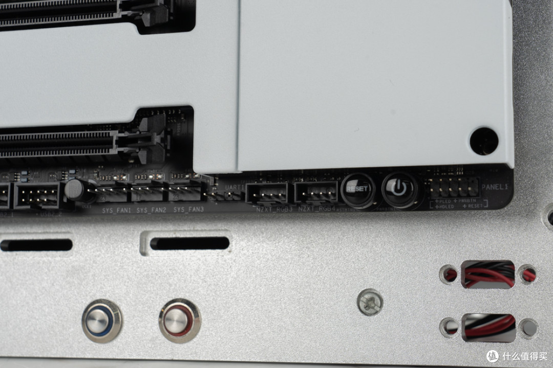 NZXT NZ Z790 主板开箱:单论颜值,ROG不够打?