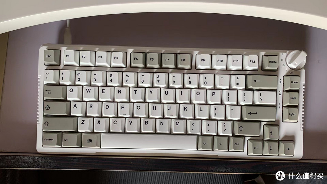 2023新键盘新桌面：75配列静音键盘、75铝坨坨、4k type-c显示器