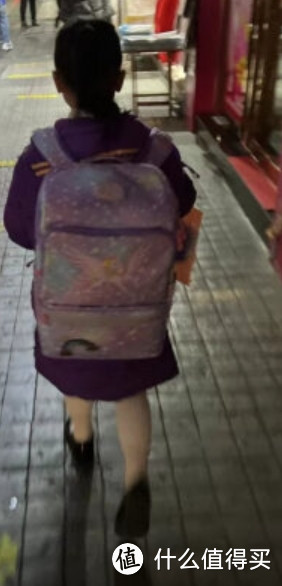 推荐一个女孩背的书包