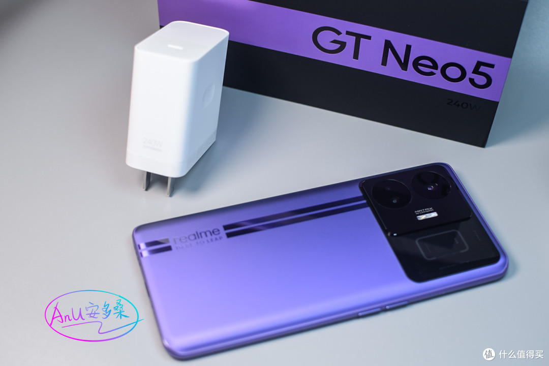 少一百亿的加持,多一百亿的雄心:更狠的真我GT Neo5