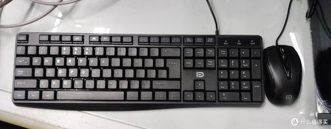 随机附送的键鼠套装