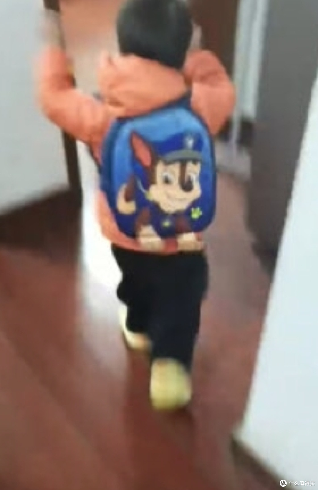 给小孩买了个漂亮的书包