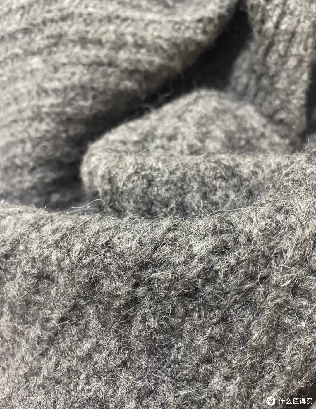 VERMO深灰色毛衣，oversize版型