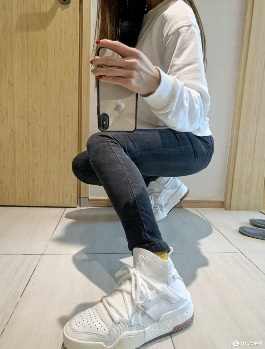 除了YEEZY,这双颜值超高又不烂大街的小白鞋更适合你