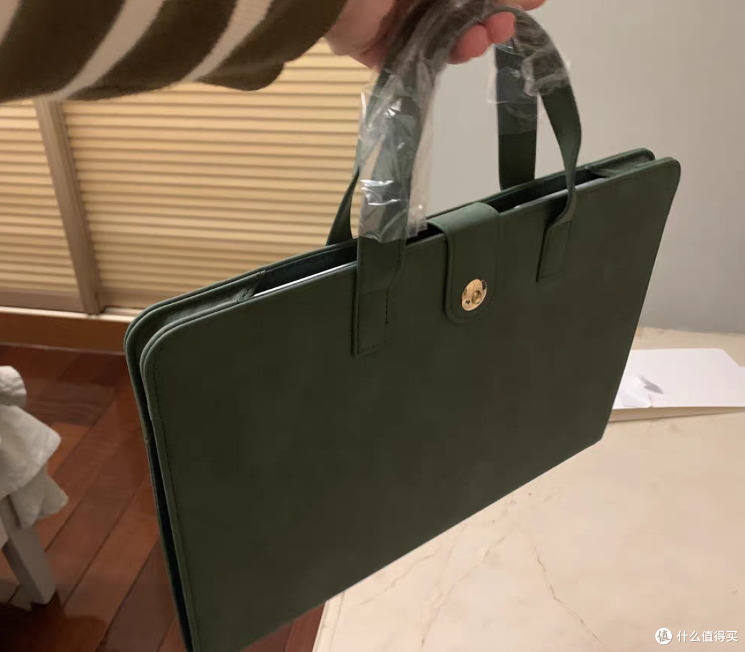 手提保护套，让电脑变得更便携