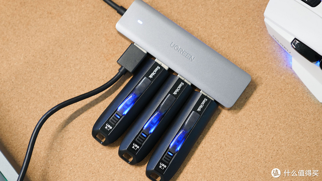 你的USB口够用吗？两款入门级4口USB3.0集线器对比测试