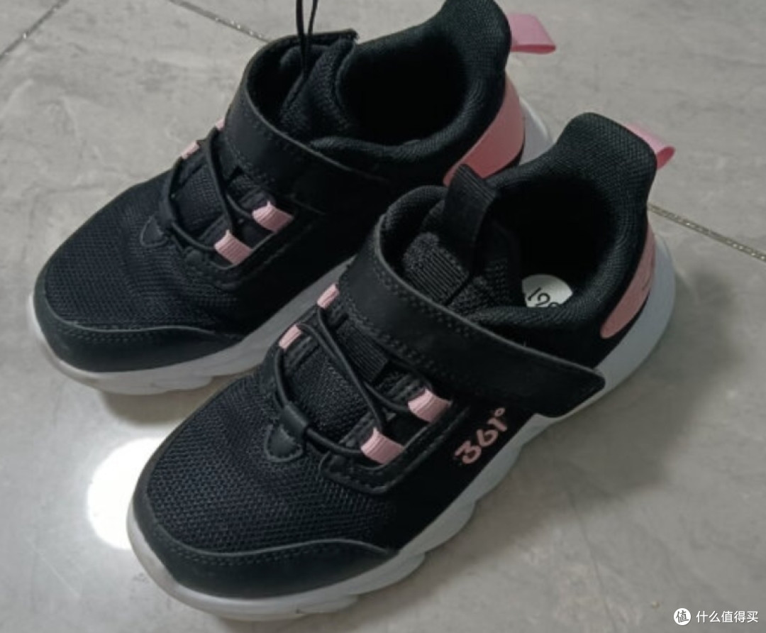 给小孩买鞋子需要注意的事