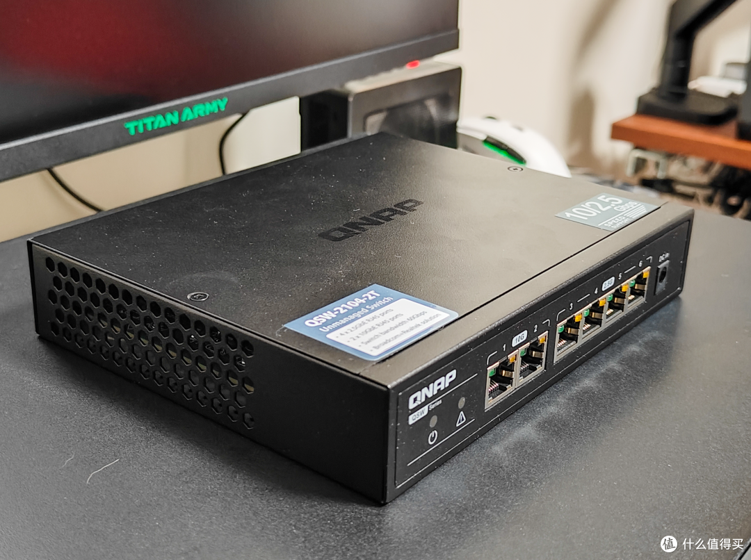 拓展能力拉满的企业级NAS丨威联通TVS-h1288X拆解评测