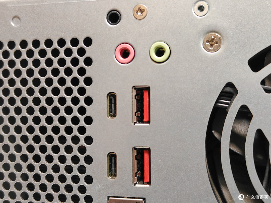 拓展能力拉满的企业级NAS丨威联通TVS-h1288X拆解评测