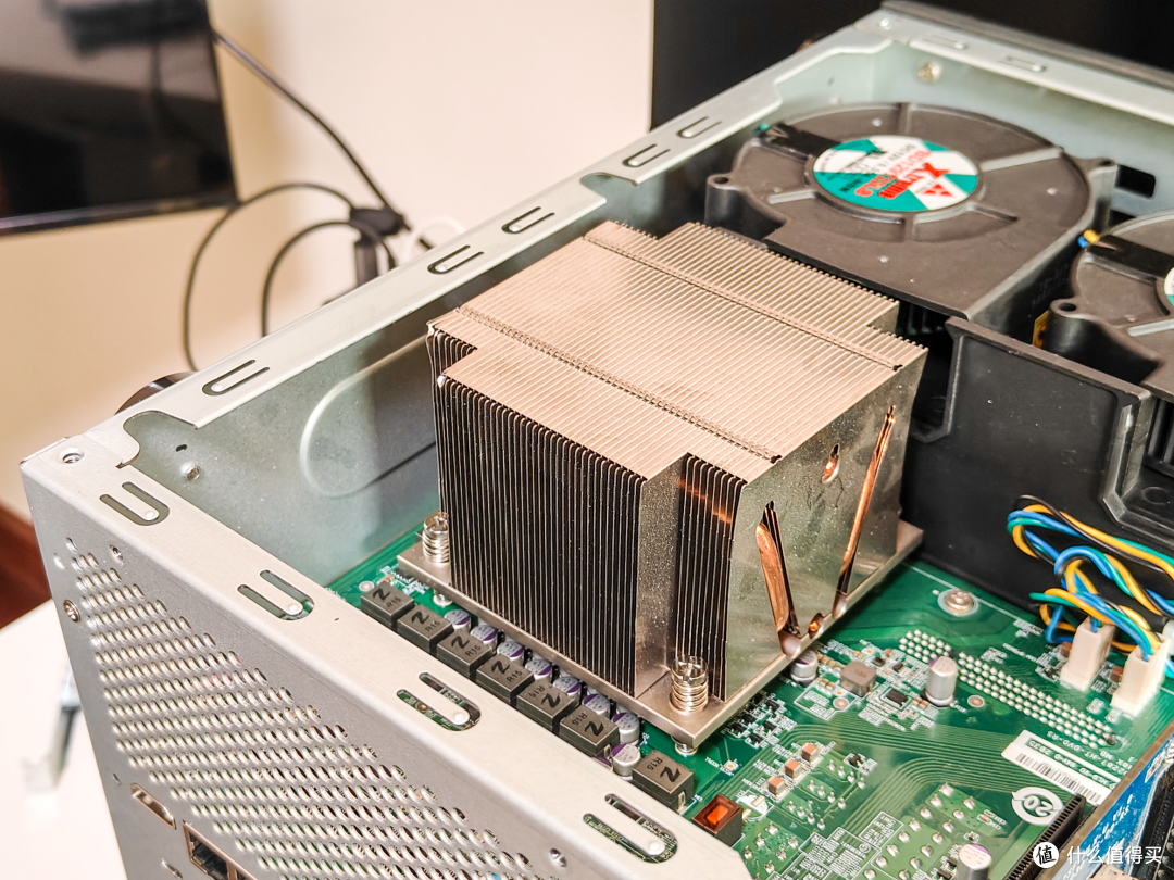拓展能力拉满的企业级NAS丨威联通TVS-h1288X拆解评测