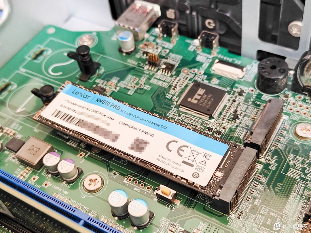 拓展能力拉满的企业级NAS丨威联通TVS-h1288X拆解评测