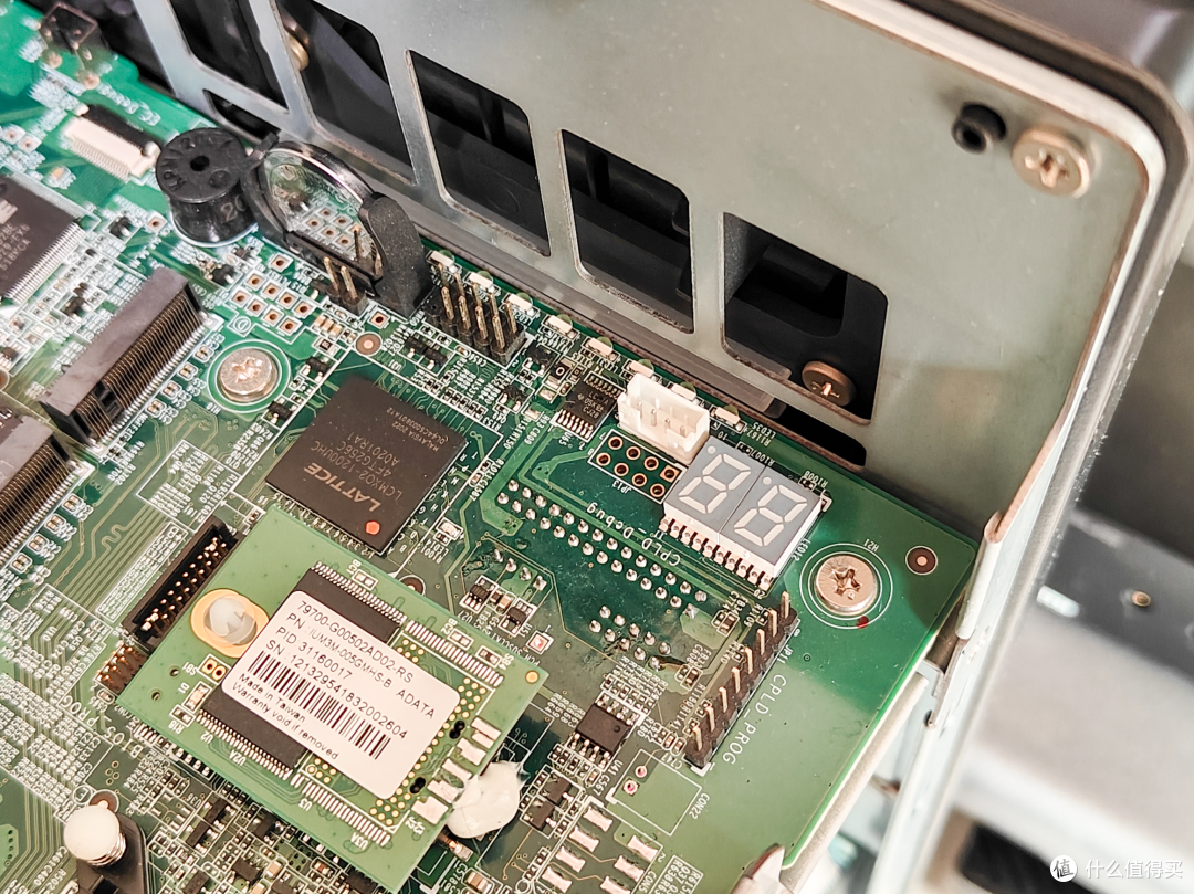 拓展能力拉满的企业级NAS丨威联通TVS-h1288X拆解评测