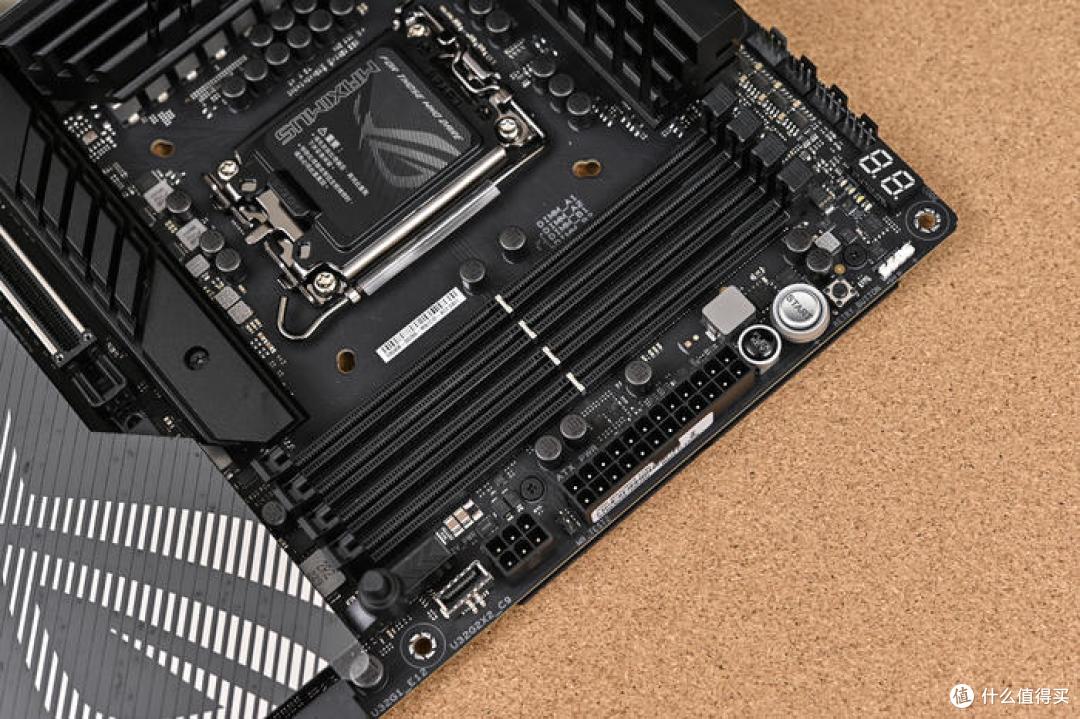 海量存储位高性能主机——ROG Z790 HERO+乔思伯 D500 装机展示