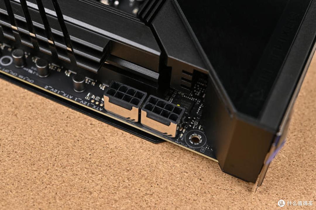 海量存储位高性能主机——ROG Z790 HERO+乔思伯 D500 装机展示
