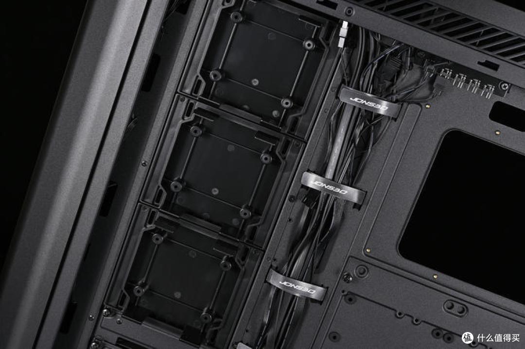 海量存储位高性能主机——ROG Z790 HERO+乔思伯 D500 装机展示