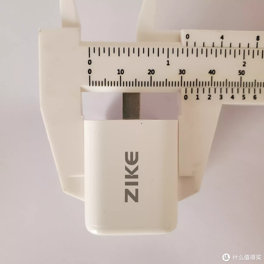 ZIKE氮化镓35W充电器评测