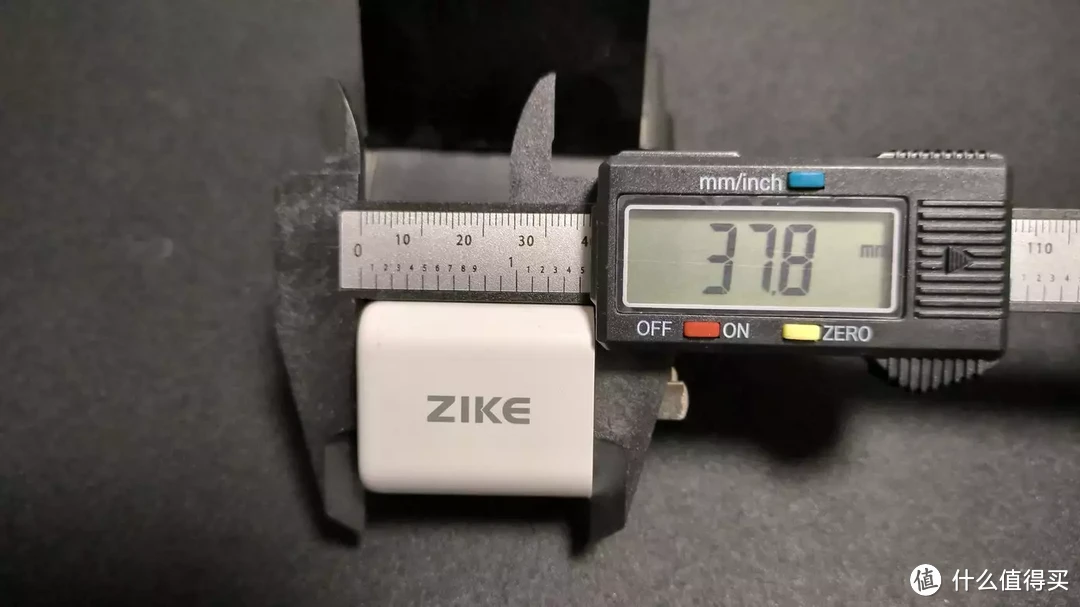 小巧便携，双口快充——ZIKE35W氮化镓充电器体验报告