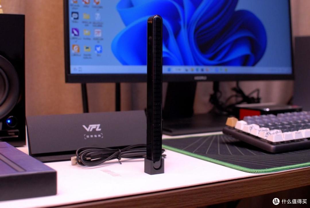 桌面黯淡无光?VFZ曲面屏幕挂灯与拾音氛围灯了解一下