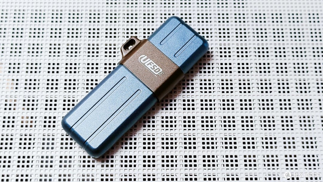 全铝机身的高速闪存盘，高温不降速测试：奥睿科OICRO UFSD-X 512GB 快闪U盘开箱分享和测速体验